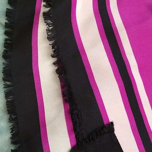 Anne Klein Scarf - Picture 4 of 6